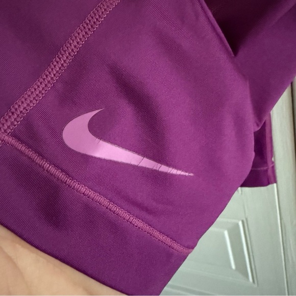 Nike Pro Womens Size Small 3/4 Length Capri Workout Pants Purple Active wear - Picture 2 of 8
